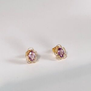 COPY🎉Host Pick🎉 Dainty Gold Amethyst Flower Earrings NWT
